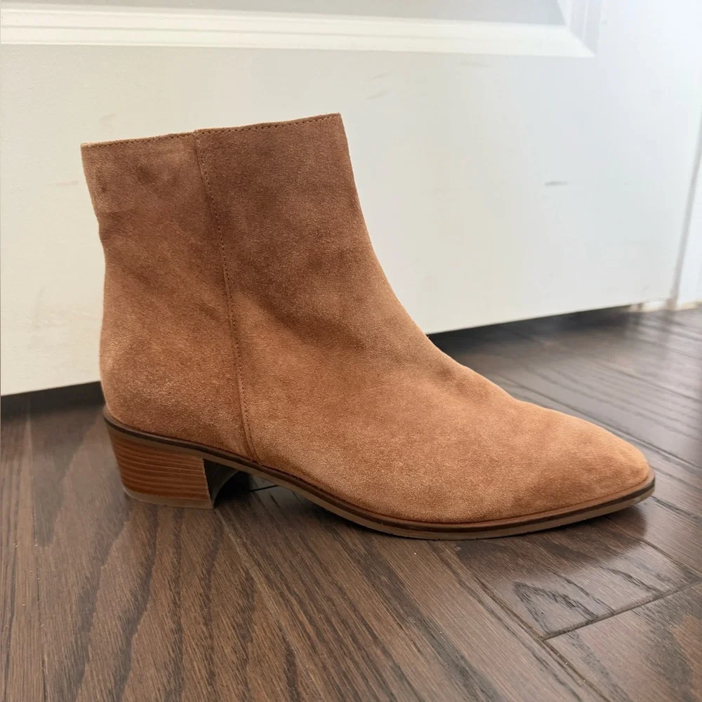 Aquatalia Reeta Luxe Weatherproof Suede Bootie Size 9.5
